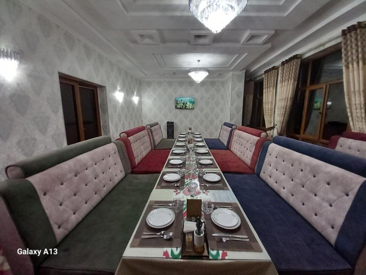 ホテル Зона Отдых Apachi В Горах Чимган エクステリア 写真